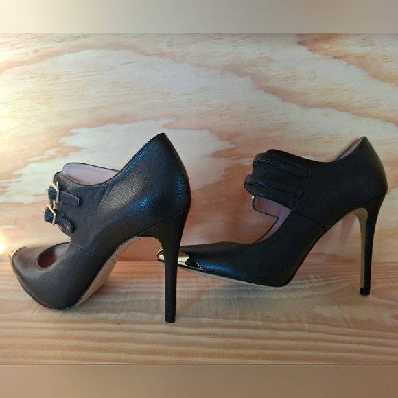Enzo Angiolini Black Heels with Gold Accents - Picture 5 of 9
